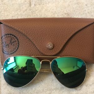 Green ray ban reflective aviators